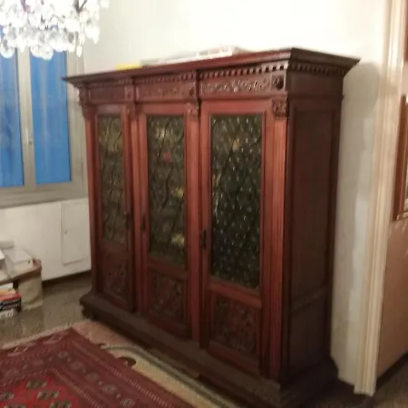 With 5 Bedrooms In With Wonderful City View And Wifi Apartment