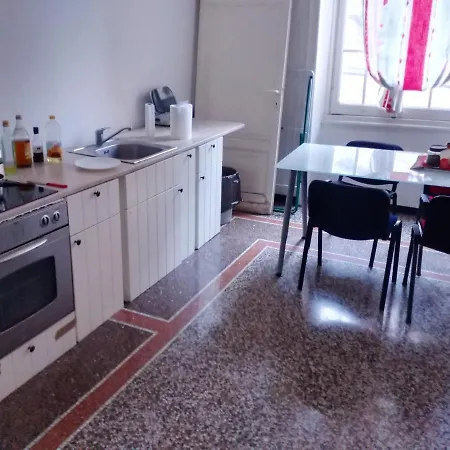 With 5 Bedrooms In With Wonderful City View And Wifi