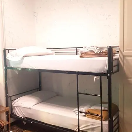 With 5 Bedrooms In With Wonderful City View And Wifi * ג'נובה